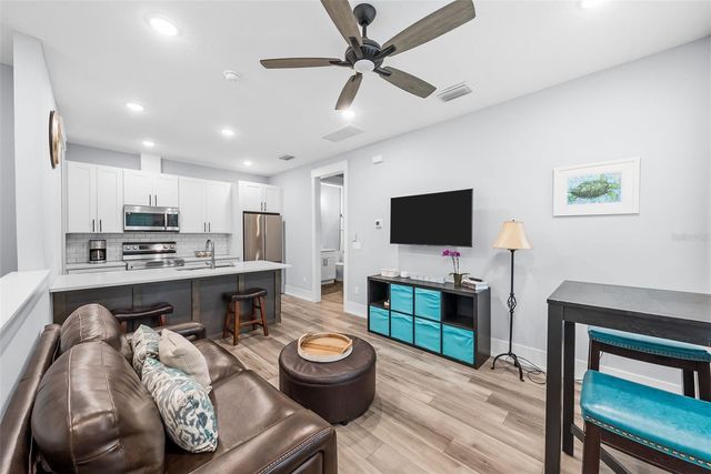 607 12TH AVENUE S, St Petersburg, FL 33701