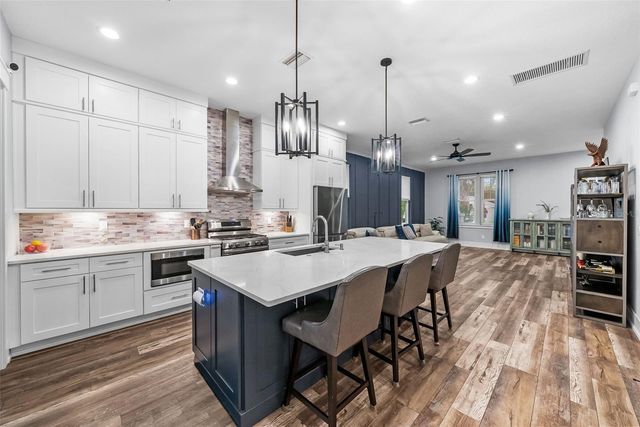 607 12TH AVENUE S, St Petersburg, FL 33701