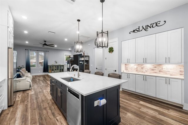 607 12TH AVENUE S, St Petersburg, FL 33701