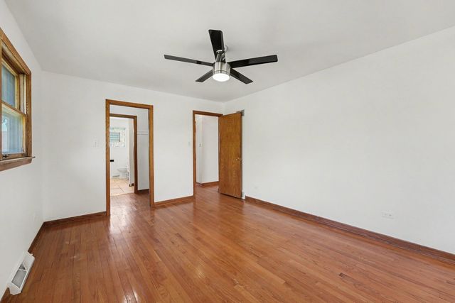 10324 S Claremont Avenue, Chicago, IL 60643