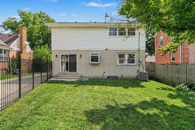 10324 S Claremont Avenue, Chicago, IL 60643