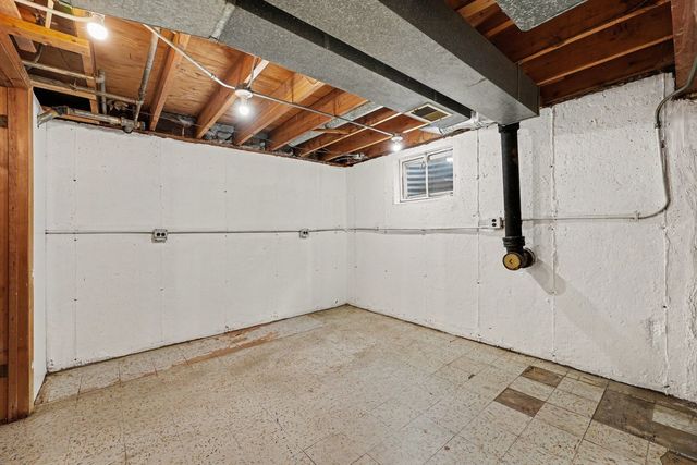 10324 S Claremont Avenue, Chicago, IL 60643