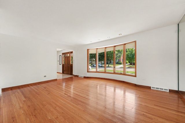 10324 S Claremont Avenue, Chicago, IL 60643