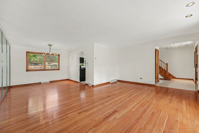 10324 S Claremont Avenue, Chicago, IL 60643