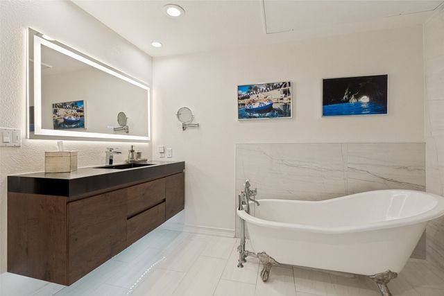 3400 Welborn Street 323, Dallas, TX 75219