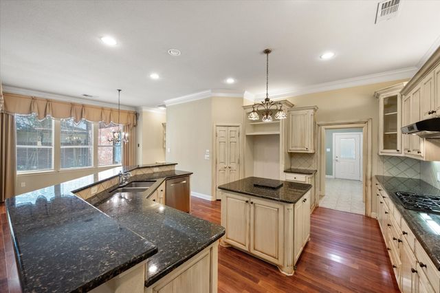 6100 Forest River Drive, Fort Worth, TX 76112