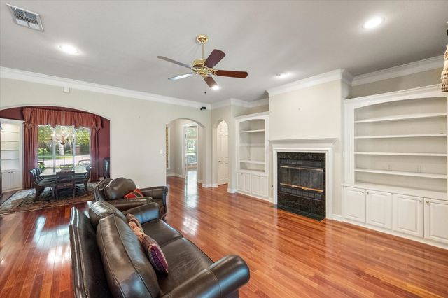 6100 Forest River Drive, Fort Worth, TX 76112