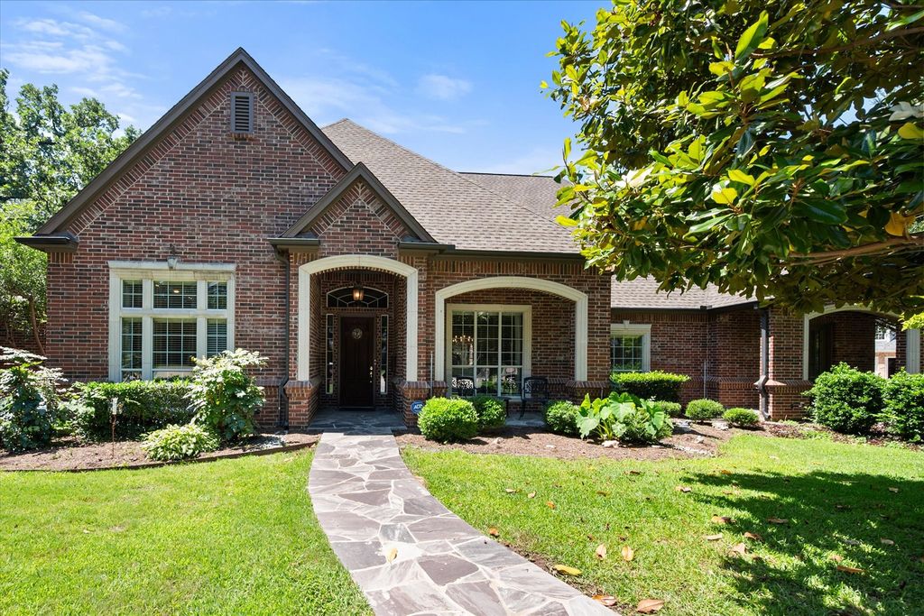 6100 Forest River Drive, Fort Worth, TX 76112