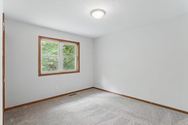 109 Robert Road, Jordan, MN 55352