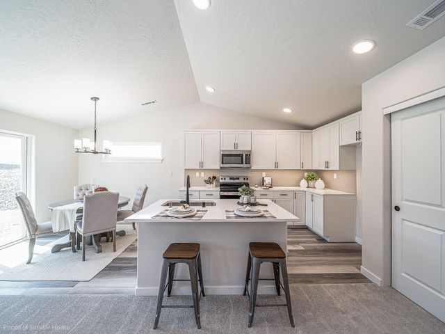 3803 Luchu Street 103, Medford, OR 97504