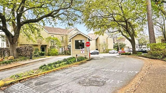 2100 Tanglewilde Street 531, Houston, TX 77063