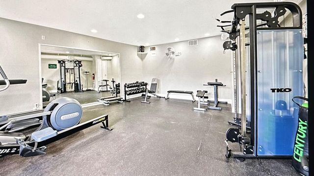 2100 Tanglewilde Street 531, Houston, TX 77063