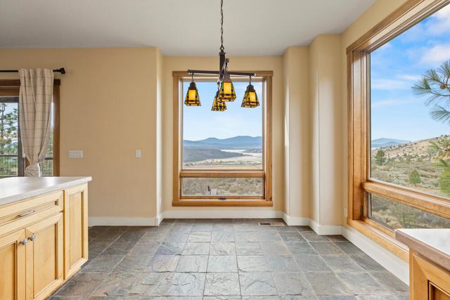 6346 Stoneridge Drive, Klamath Falls, OR 97601