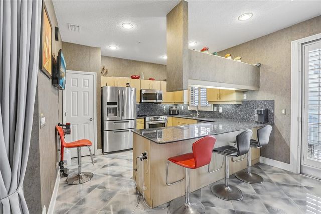 113 YACHT CLUB CIRCLE, North Redington Beach, FL 33708