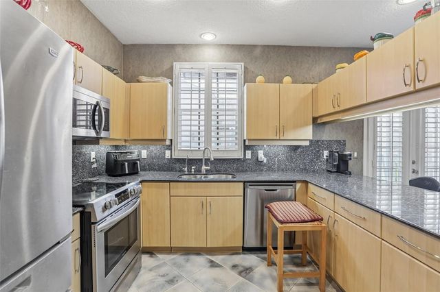 113 YACHT CLUB CIRCLE, North Redington Beach, FL 33708