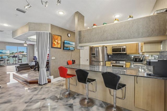 113 YACHT CLUB CIRCLE, North Redington Beach, FL 33708