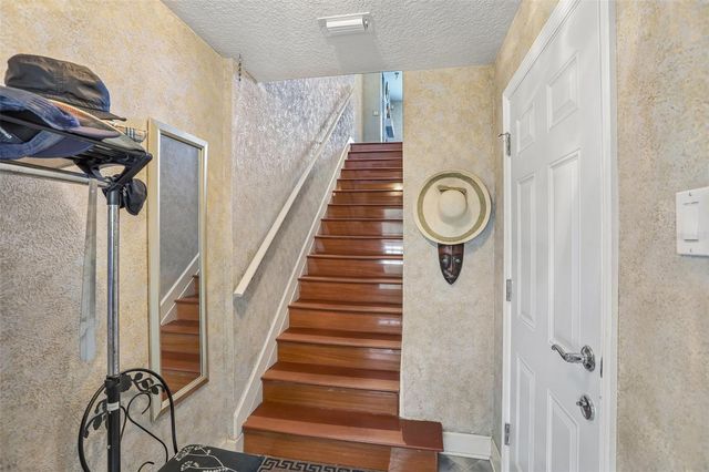 113 YACHT CLUB CIRCLE, North Redington Beach, FL 33708