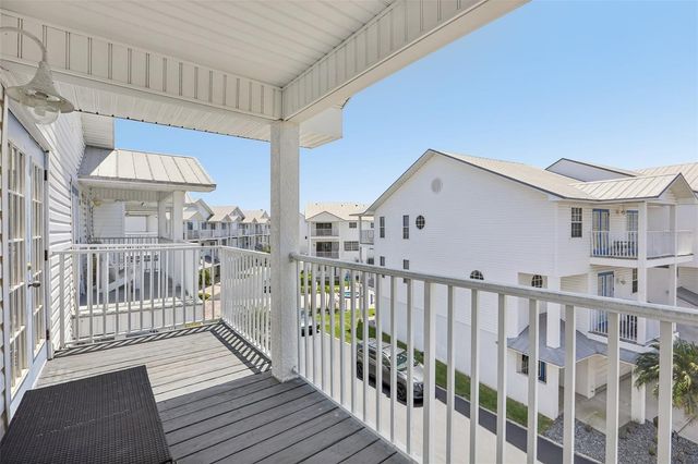 113 YACHT CLUB CIRCLE, North Redington Beach, FL 33708