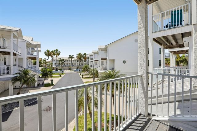 113 YACHT CLUB CIRCLE, North Redington Beach, FL 33708