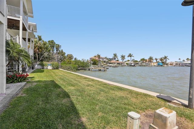 113 YACHT CLUB CIRCLE, North Redington Beach, FL 33708
