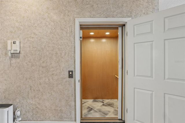 113 YACHT CLUB CIRCLE, North Redington Beach, FL 33708