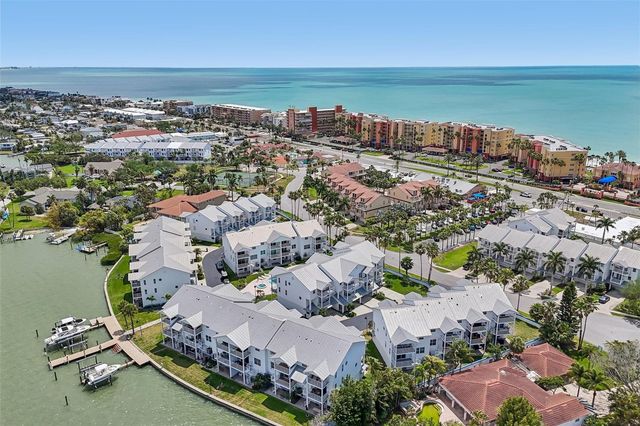 113 YACHT CLUB CIRCLE, North Redington Beach, FL 33708