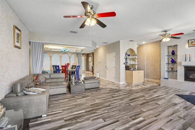 113 YACHT CLUB CIRCLE, North Redington Beach, FL 33708