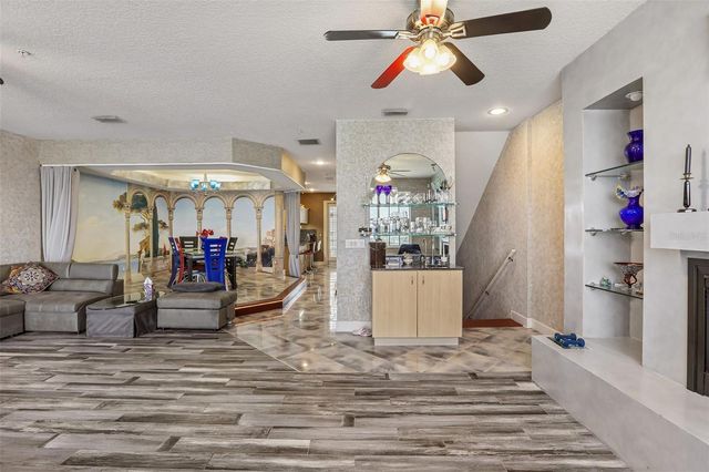 113 YACHT CLUB CIRCLE, North Redington Beach, FL 33708