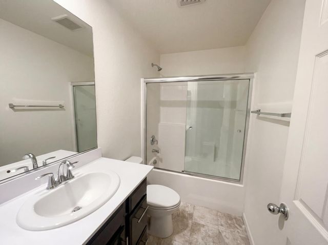 11088 International Dr, Rancho Cordova, CA 95670