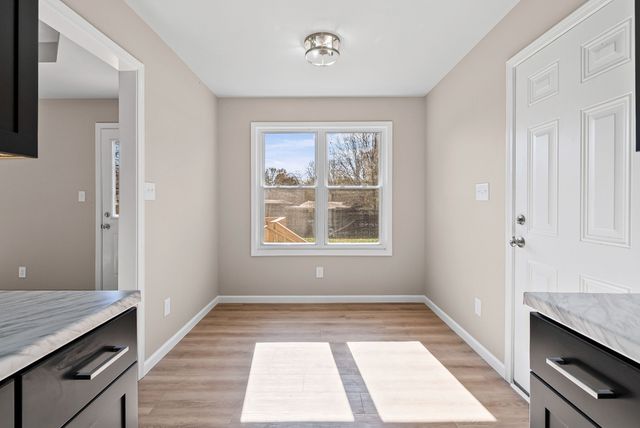 151 Man O War Dr, Oak Grove, KY 42262