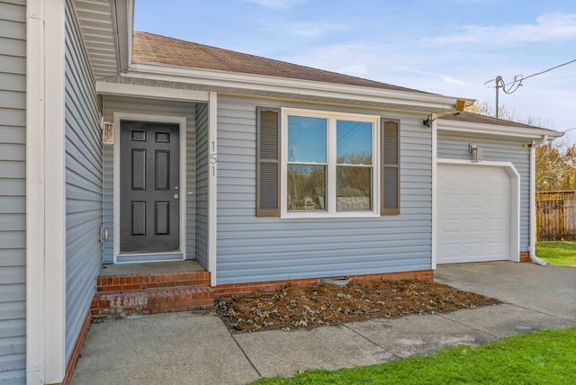 151 Man O War Dr, Oak Grove, KY 42262