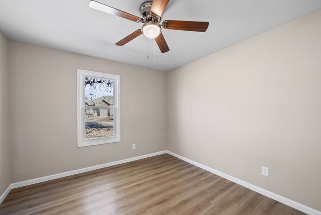 151 Man O War Dr, Oak Grove, KY 42262