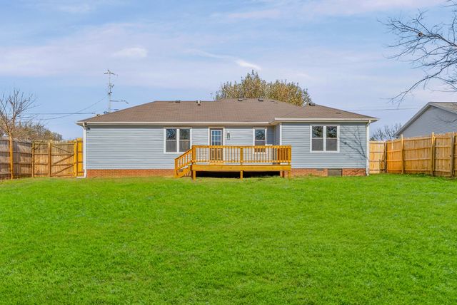 151 Man O War Dr, Oak Grove, KY 42262