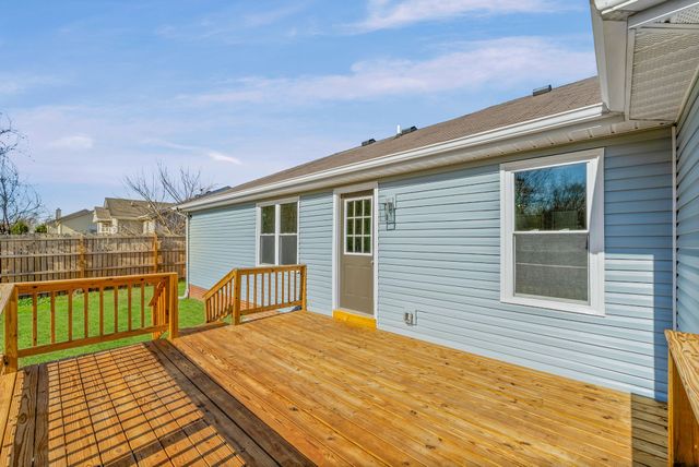 151 Man O War Dr, Oak Grove, KY 42262