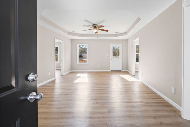 151 Man O War Dr, Oak Grove, KY 42262