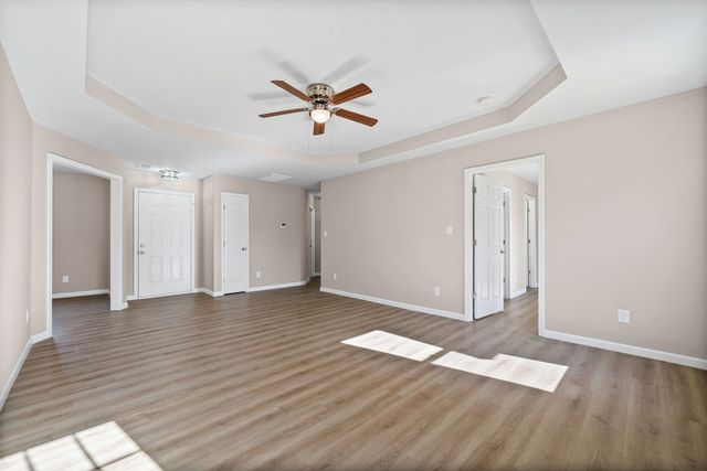 151 Man O War Dr, Oak Grove, KY 42262