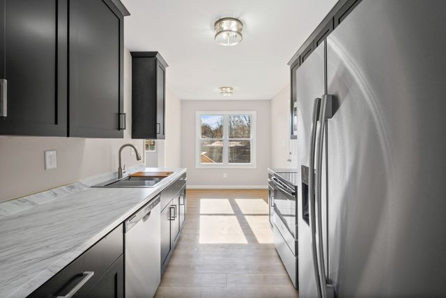 151 Man O War Dr, Oak Grove, KY 42262