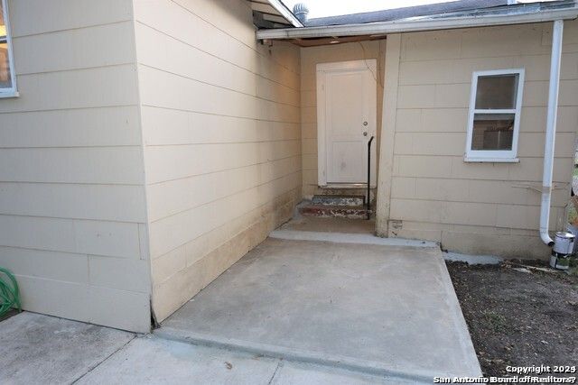 1135 Gladstone, San Antonio, TX 78225