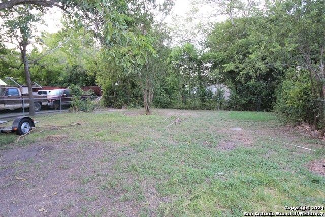 1135 Gladstone, San Antonio, TX 78225
