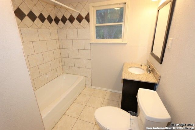 1135 Gladstone, San Antonio, TX 78225