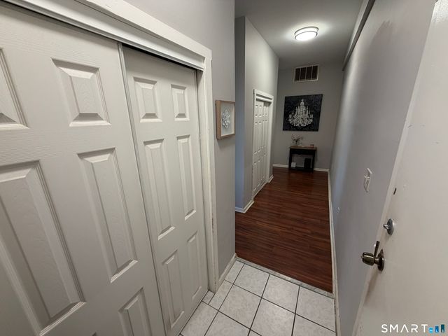 146 High Street 201, Milford, CT 06460
