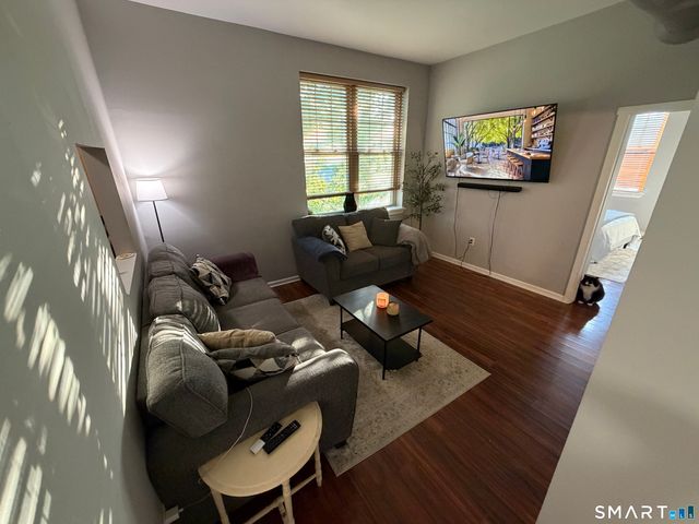 146 High Street 201, Milford, CT 06460