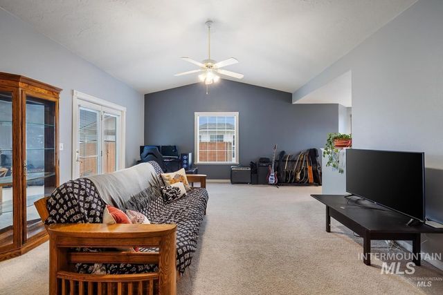 2918 Airport Ave, Caldwell, ID 83605