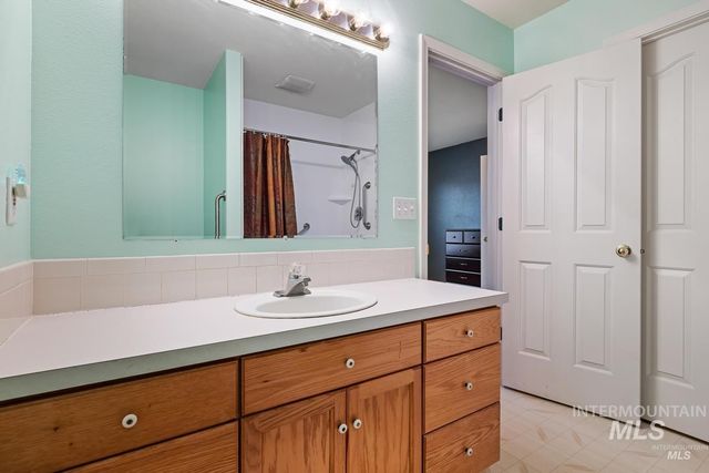 2918 Airport Ave, Caldwell, ID 83605