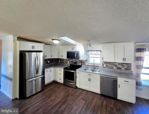 113 WHITE PINE AVE, Hamburg, PA 19526