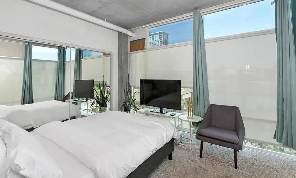 Image 11 of property listing at 1080 Park Blvd 307, San Diego, CA 92101