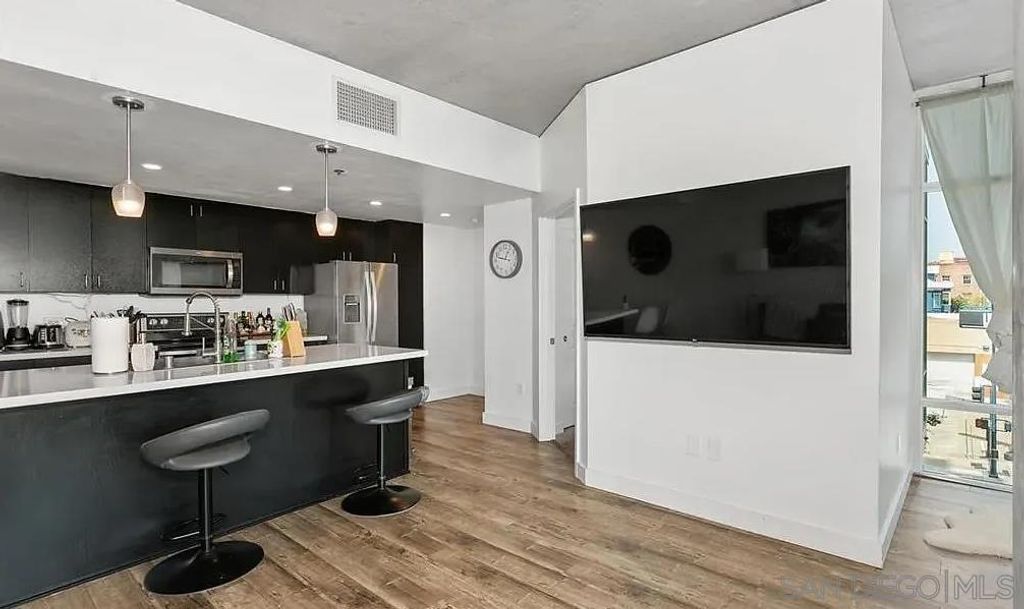 Image 16 of property listing at 1080 Park Blvd 307, San Diego, CA 92101