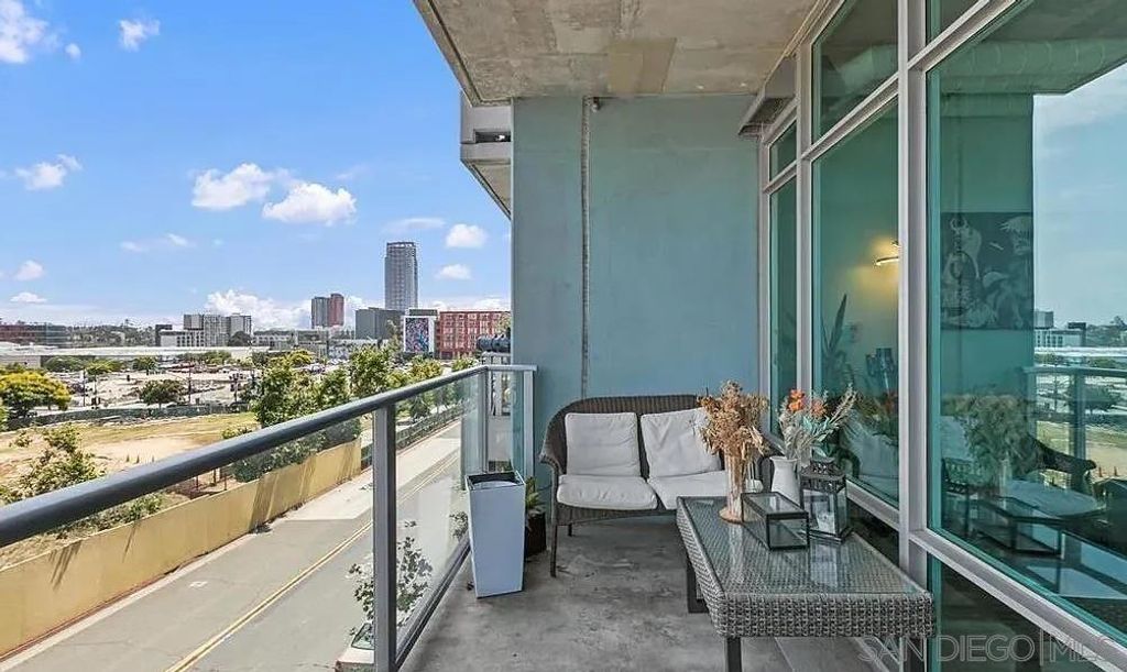 Image 8 of property listing at 1080 Park Blvd 307, San Diego, CA 92101