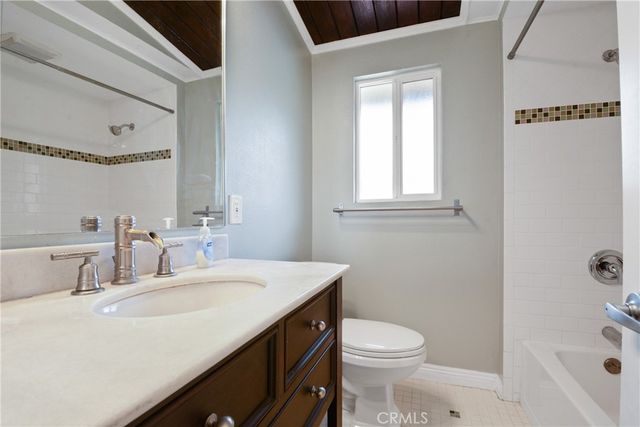 543 E Haltern Avenue, Glendora, CA 91740