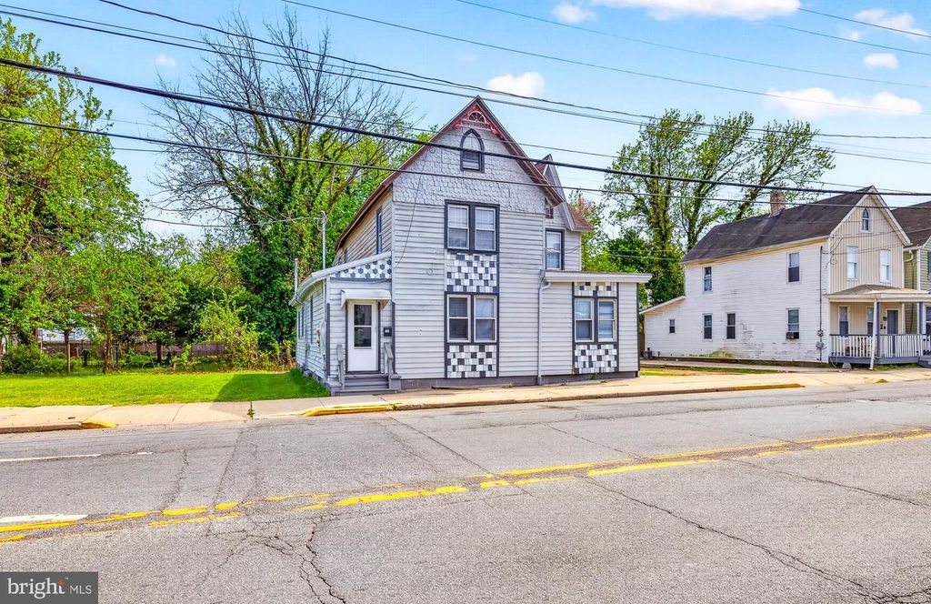214 W DIVISION ST, Dover, DE 19904